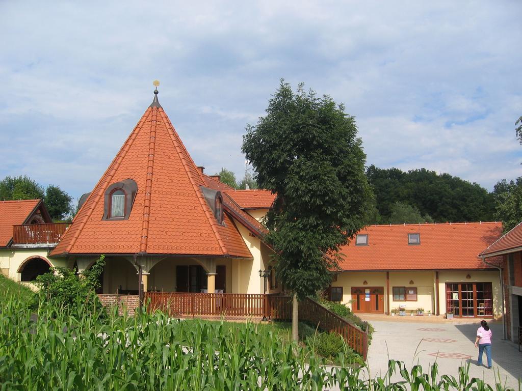 Apartmán Turisticna Kmetija Cebelji Gradic Rogašovci Exteriér fotografie