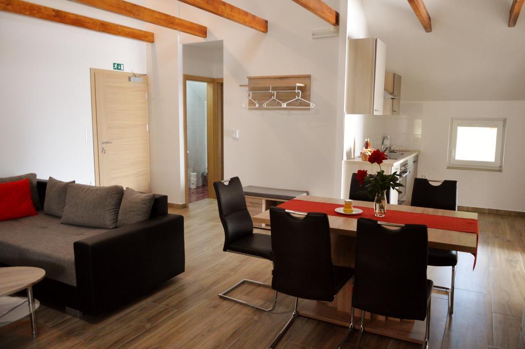 Apartmán Turisticna Kmetija Cebelji Gradic Rogašovci Exteriér fotografie