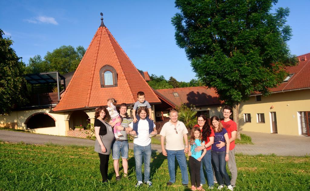 Apartmán Turisticna Kmetija Cebelji Gradic Rogašovci Exteriér fotografie